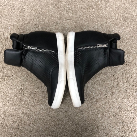 💕Steve Madden Black Hightop Wedges💕 - Picture 7 of 8